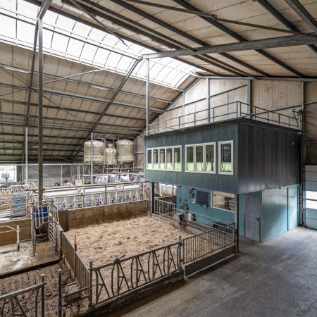 Hitzum, prachtig mooi modern melkveebedrijf op ruim 111 hectare (verkocht).