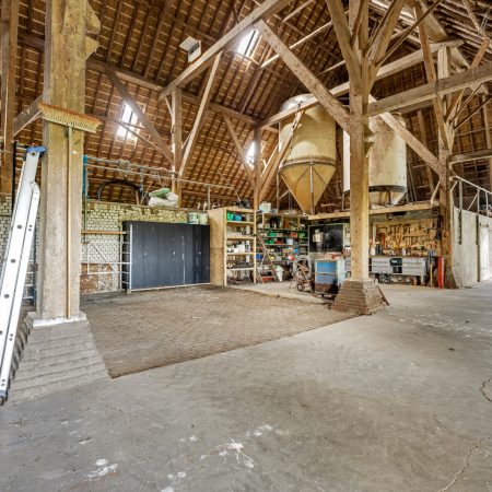 Hitzum, prachtig mooi modern melkveebedrijf op ruim 111 hectare (verkocht).