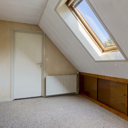 Zandhuizen, woonboerderij op mooie ruime kavel. Verkocht!